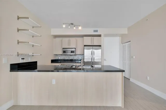 $3,500 | 79 Southwest 12th Street, Unit 4004S, Miami, FL 33130