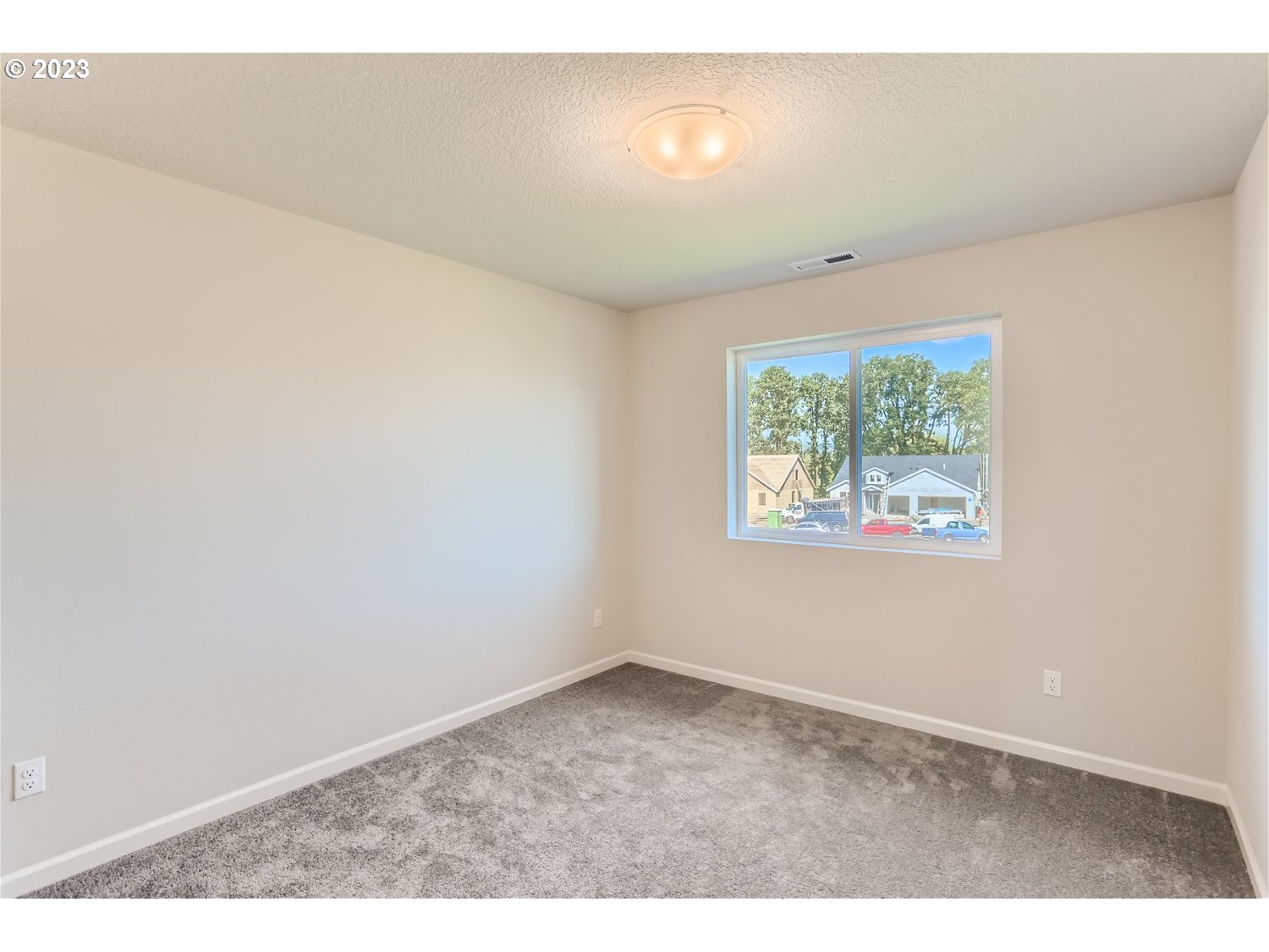 2772 Northeast Hill Road McMinnville, OR 97128 - Photo 14 of 26 an empty room with windows