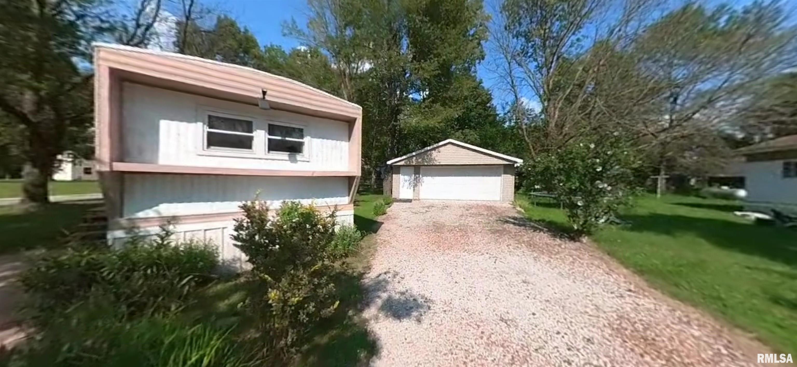 21 Cahokia Drive Pawnee, IL 62558 - Photo 1 of 11