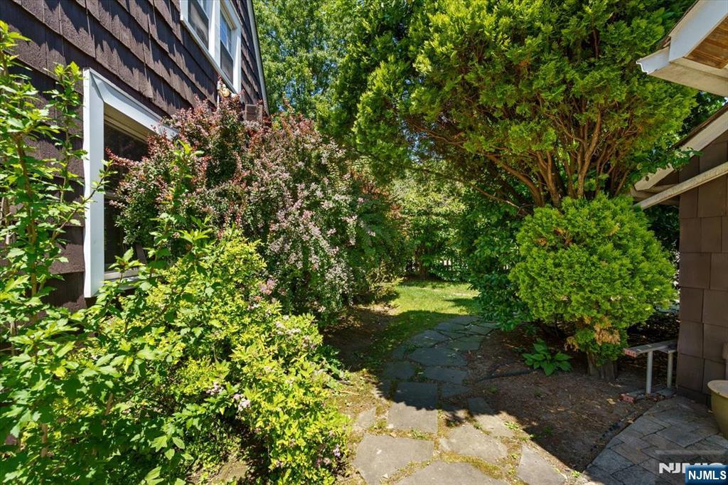 694 Sunset Road Teaneck, NJ 07666 - Photo 21 of 30