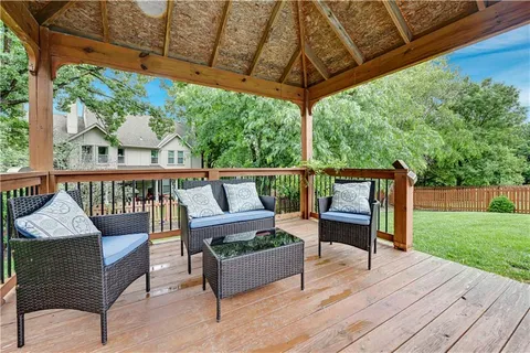 $740,000 | 8520 West 142nd Street, Overland Park, KS 66223