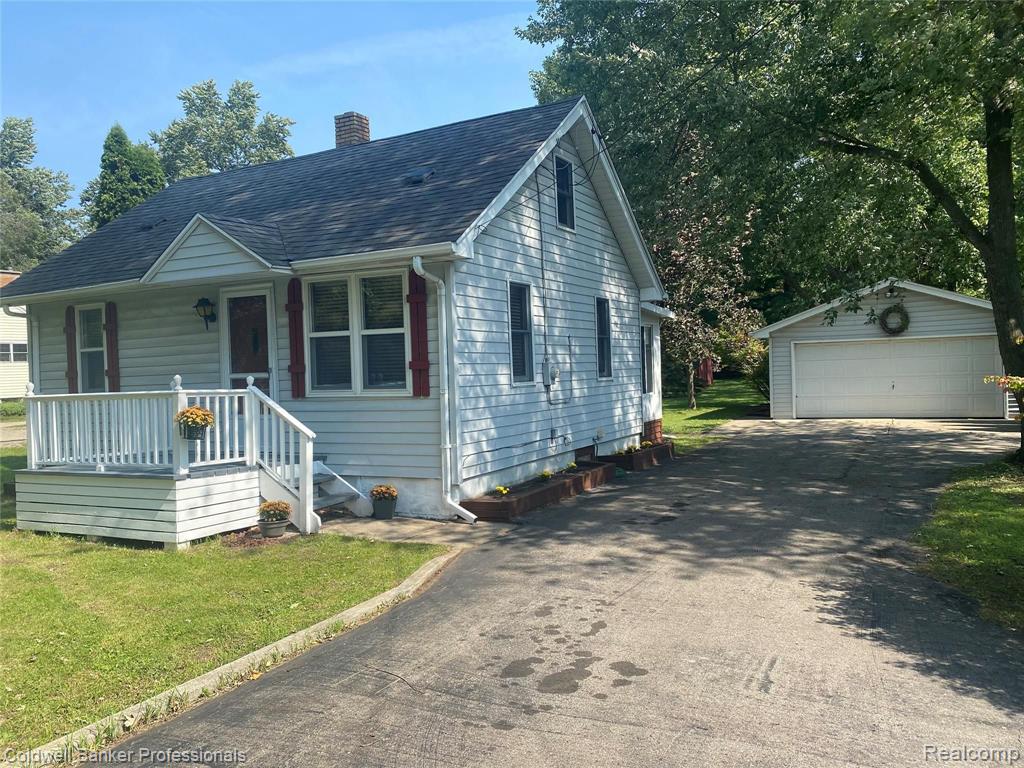 3272 North Genesee Road Flint, MI 48506 - Photo 2 of 14