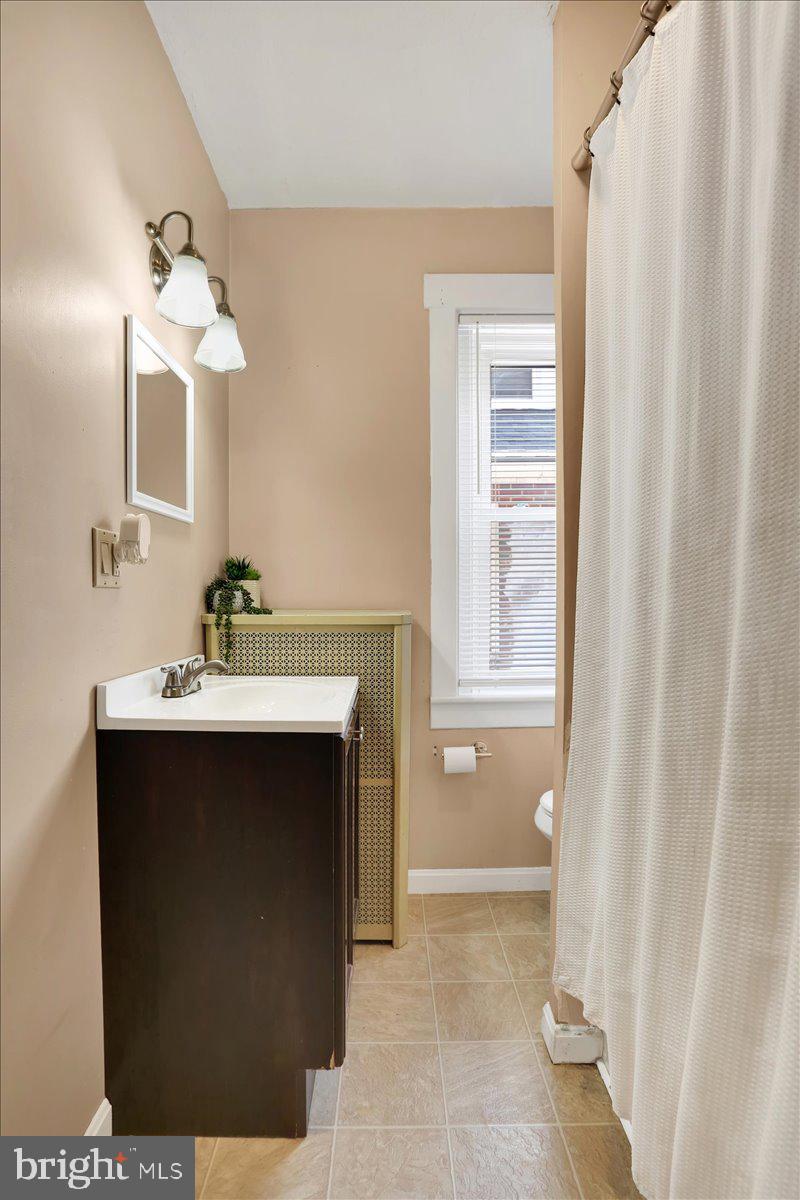 2028 Spring Street Reading, PA 19609 - Photo 15 of 31 Bathroom