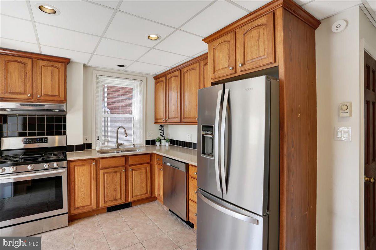 2028 Spring Street Reading, PA 19609 - Photo 10 of 31 Kitchen