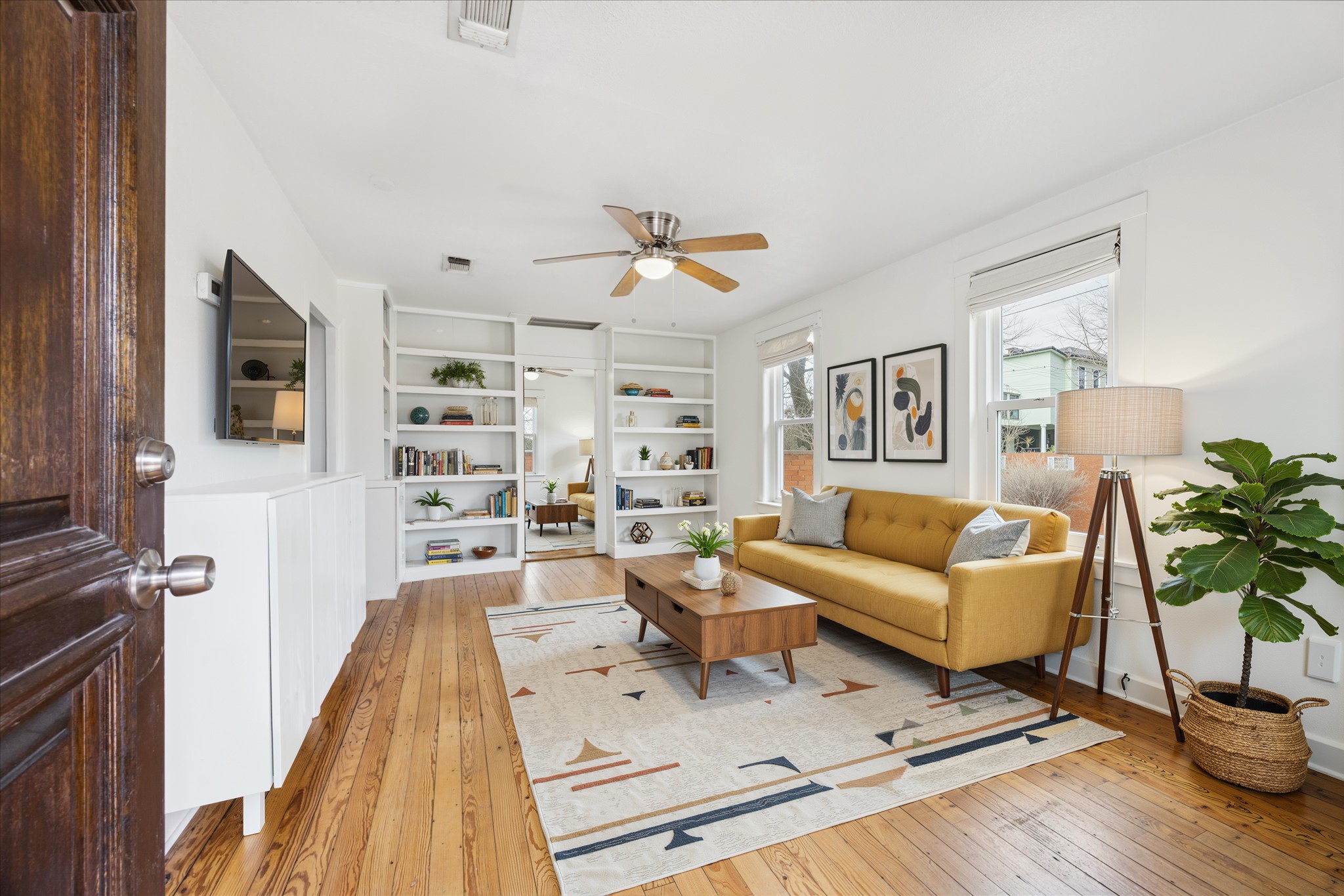 Welcome to 1210 Coleto St!