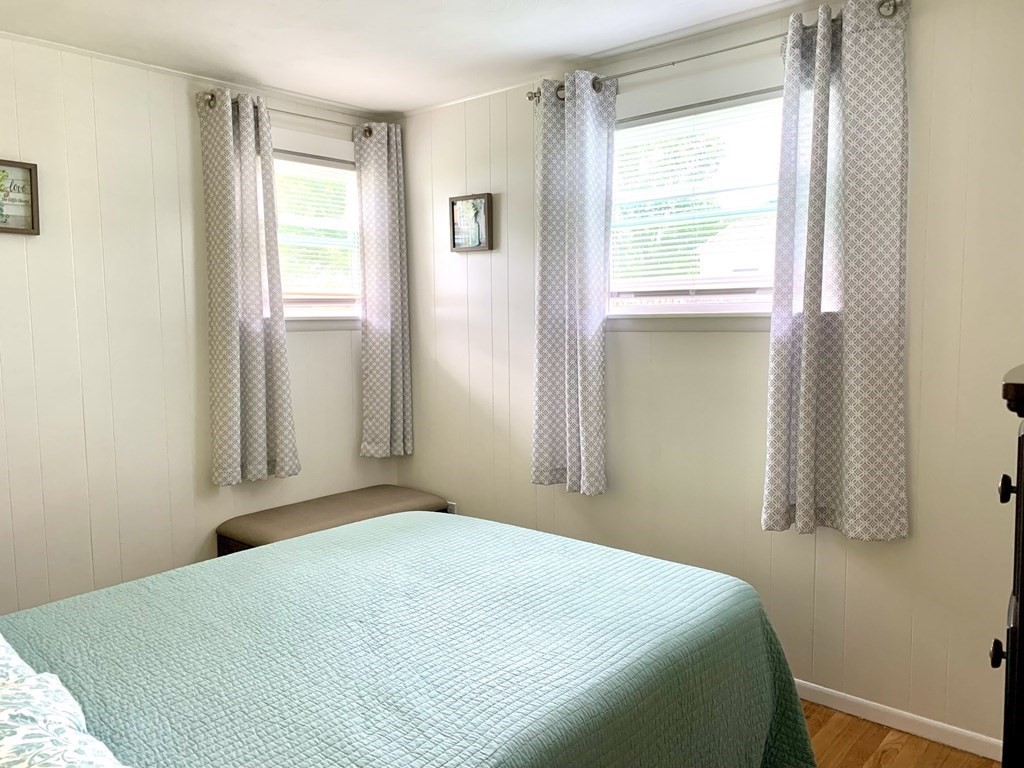 25 Loretta Street Springfield, MA 01118 - Photo 13 of 31