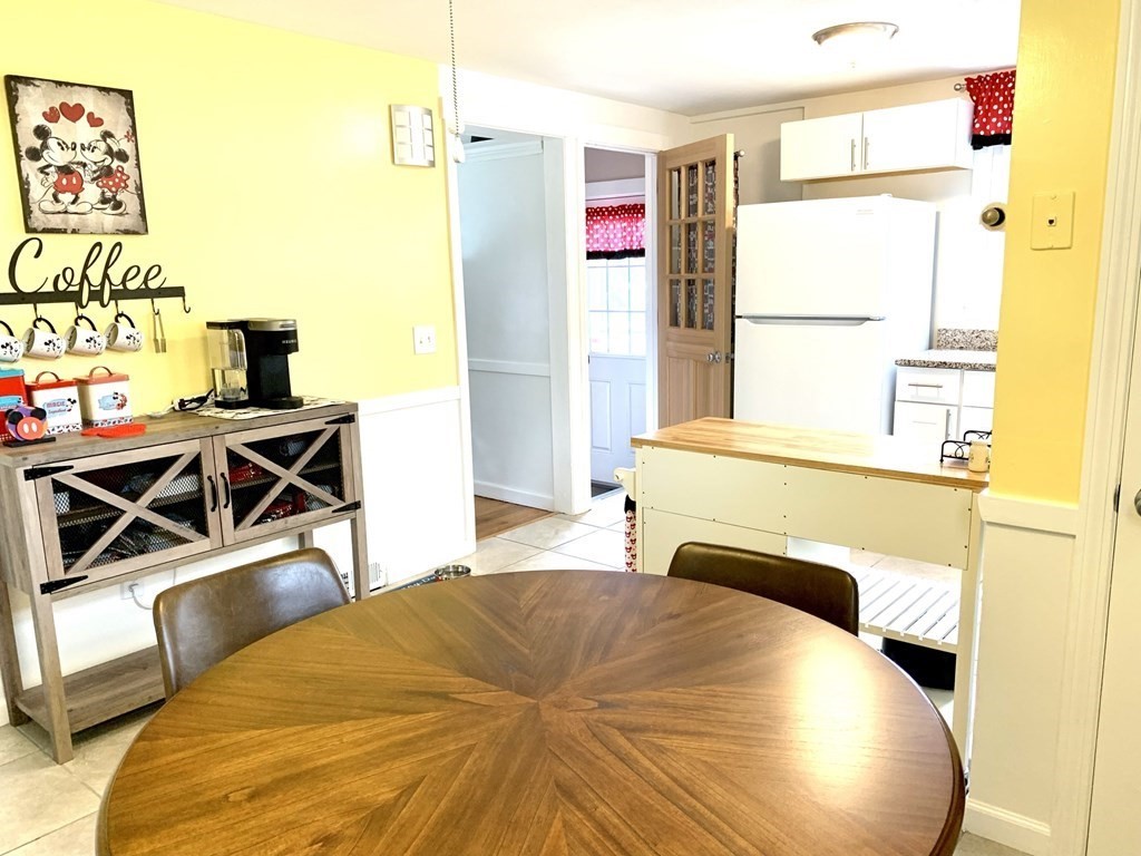 25 Loretta Street Springfield, MA 01118 - Photo 6 of 31