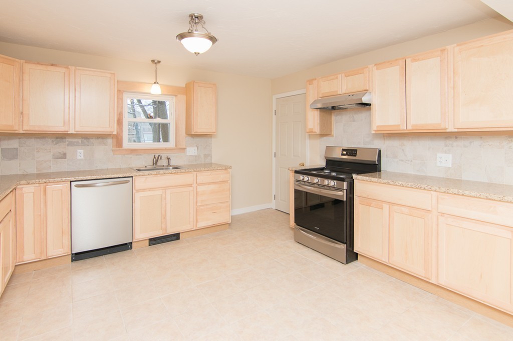 40 Chestnut Street Milford, MA 01757 - Photo 5 of 28