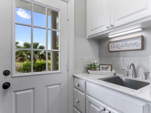 $1,100,000 | 2976 County Road 218, Bay City, TX 77414