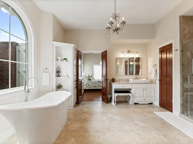 $1,100,000 | 2976 County Road 218, Bay City, TX 77414