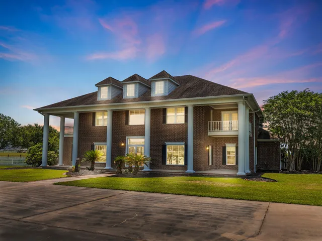 $1,100,000 | 2976 County Road 218, Bay City, TX 77414