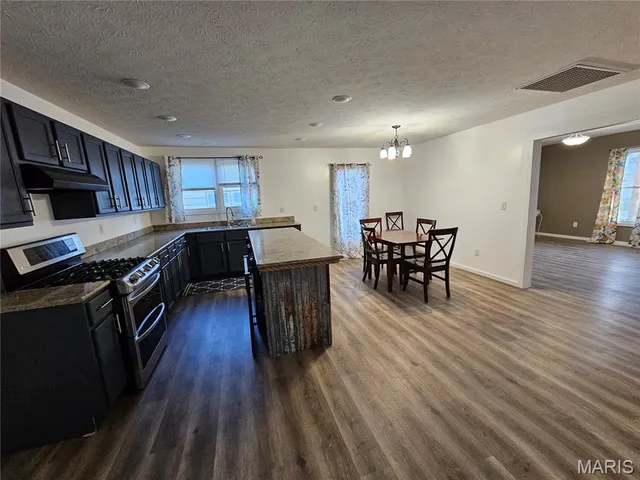 $120,000 | 215 West Palmer Street, Litchfield, IL 62056