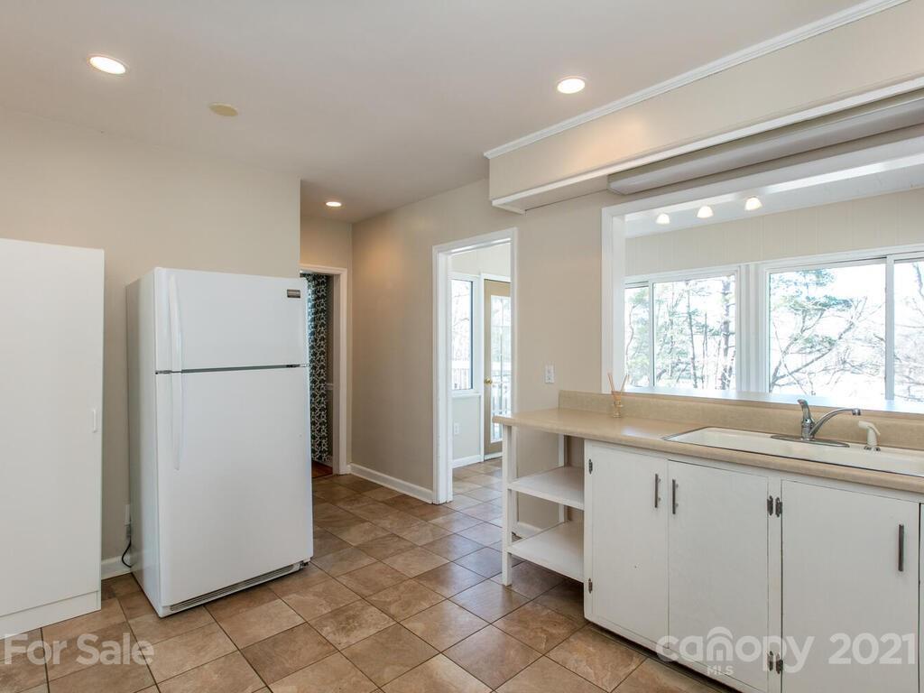 137 Arthur Road Asheville, NC 28806 - Photo 12 of 38 Gallery Image 12