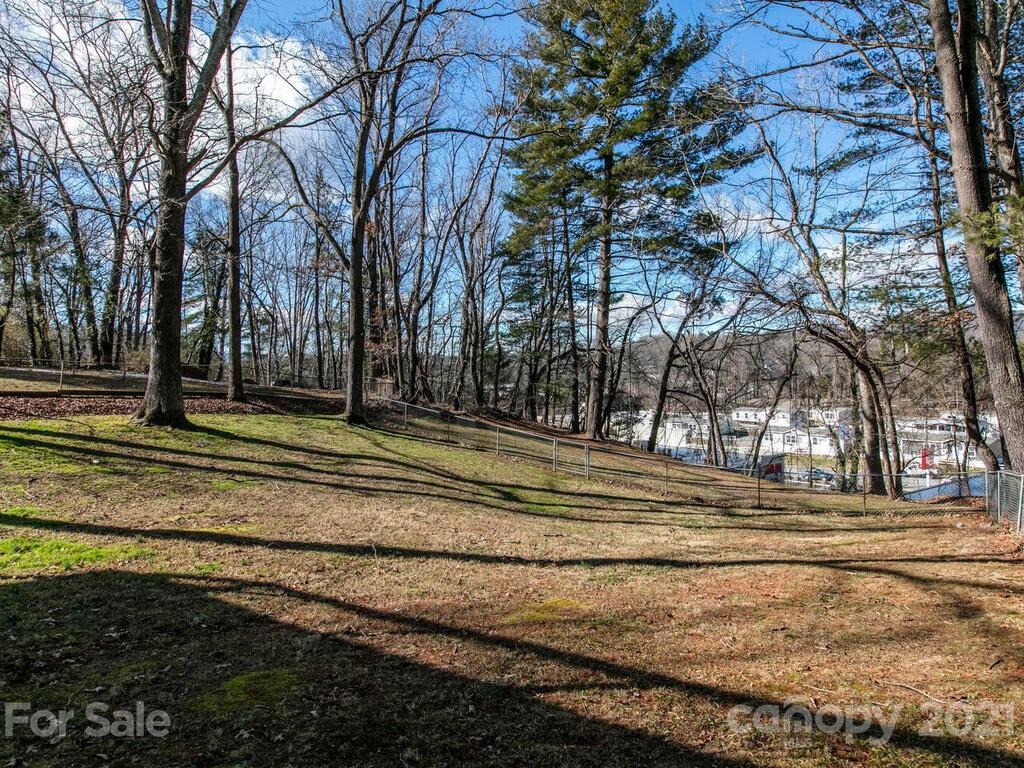 137 Arthur Road Asheville, NC 28806 - Photo 37 of 38 Gallery Image 37