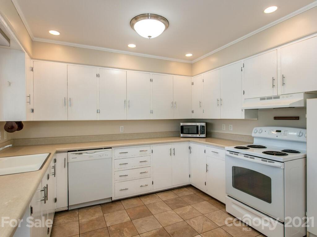 137 Arthur Road Asheville, NC 28806 - Photo 10 of 38 Gallery Image 10