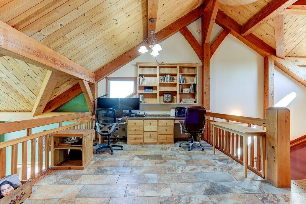 18390 Fryrear Ranch Road Bend, OR 97703 - Photo 17 of 36 loft with built in office space