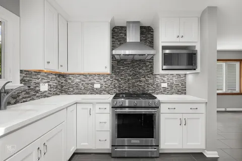 $489,993 | 6531 Briargate Drive, Downers Grove, IL 60516