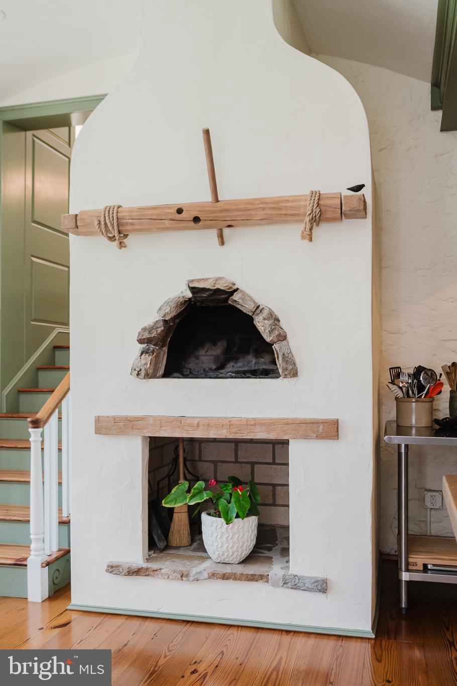 12605 Dulaney Valley Road Phoenix, MD 21131 - Photo 54 of 133 Gas fired pizza oven