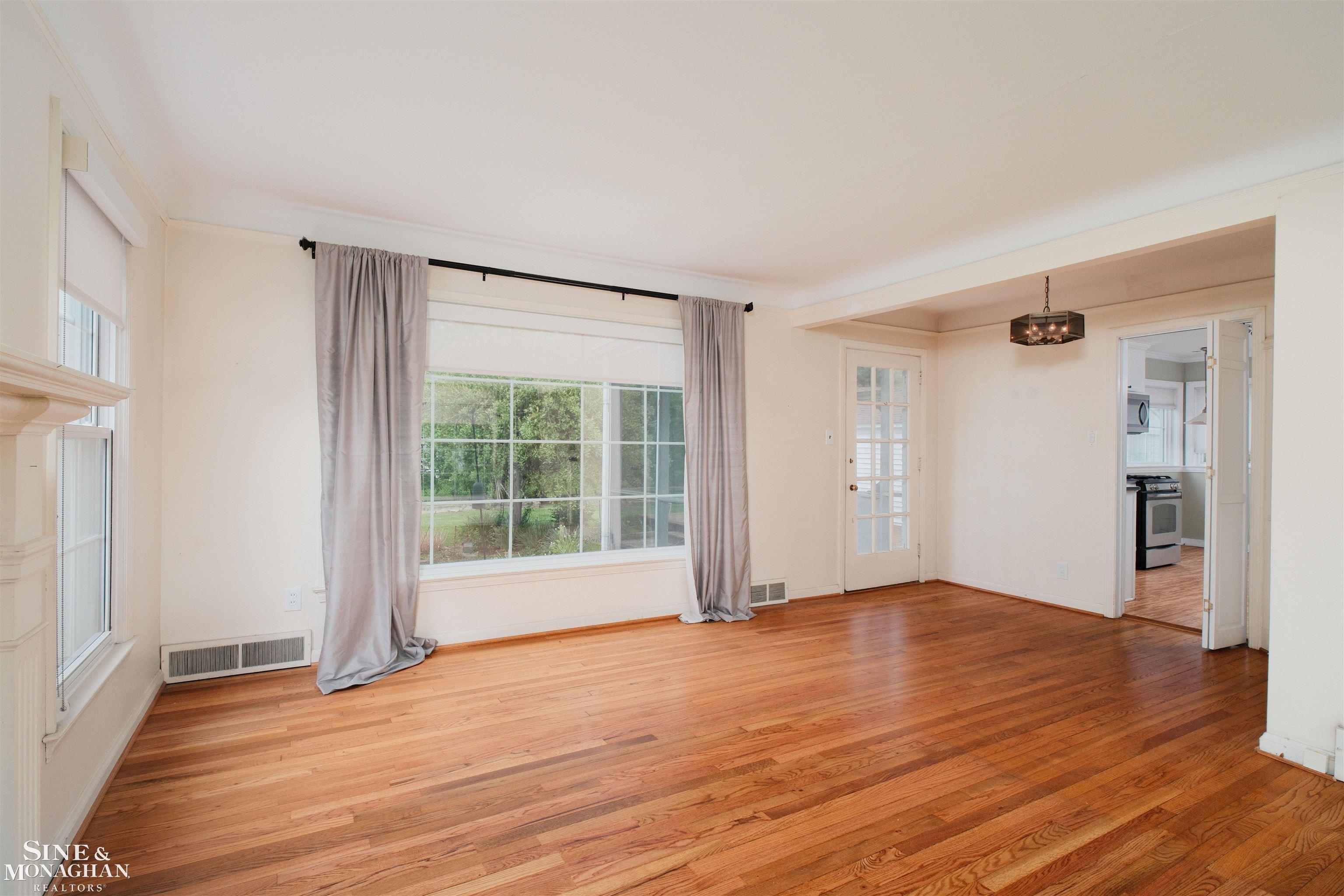 1726 Hawthorne Road Grosse Pointe Woods, MI 48236 - Photo 7 of 44