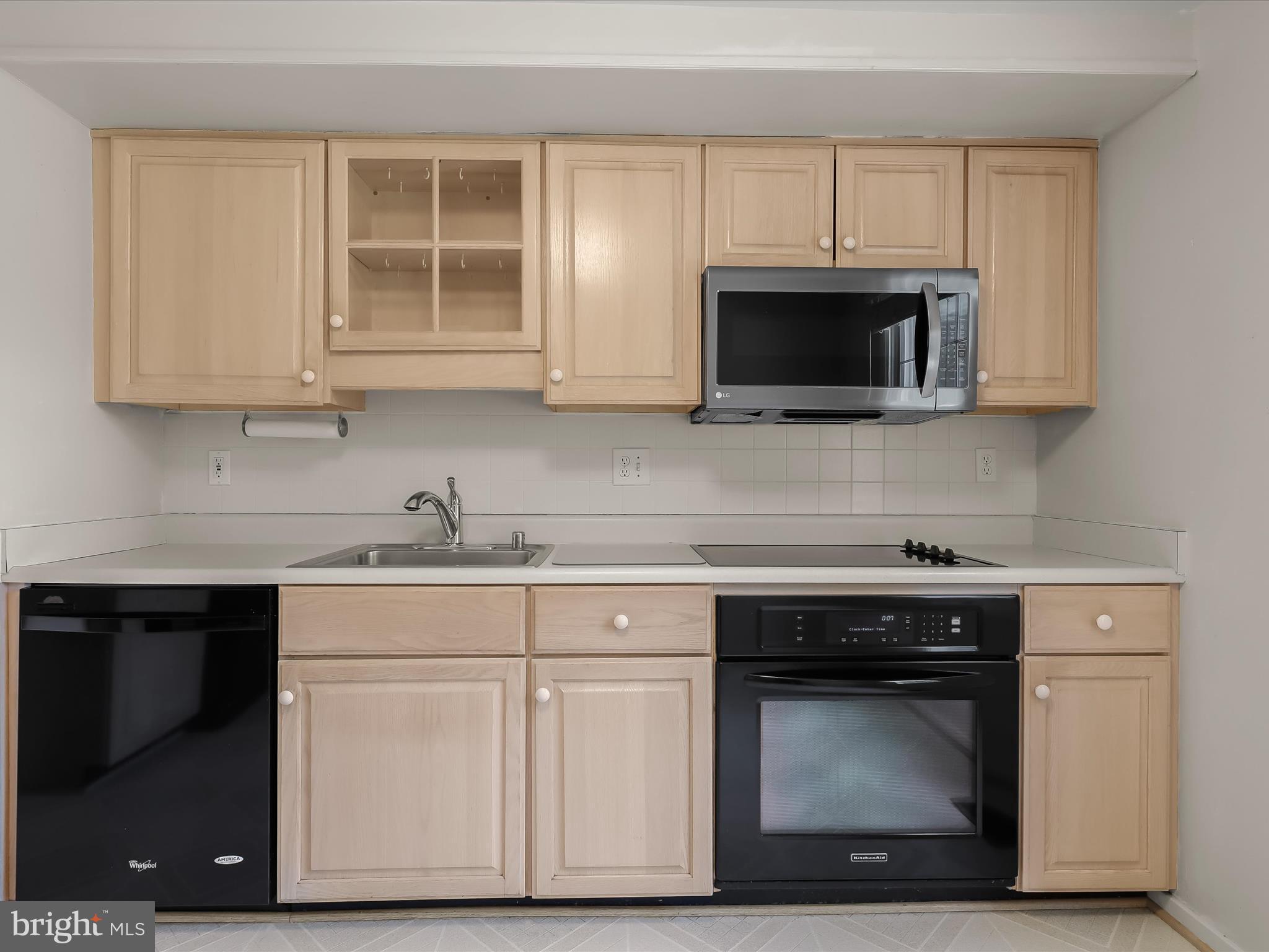 6290 Setting Star Columbia, MD 21045 - Photo 14 of 51 Eat In Kitchen