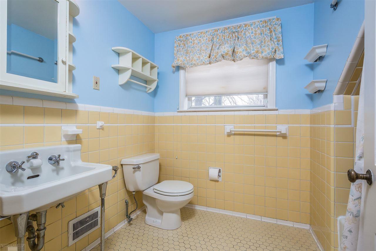 1630 Oxford Road Grosse Pointe Woods, MI 48236 - Photo 37 of 50