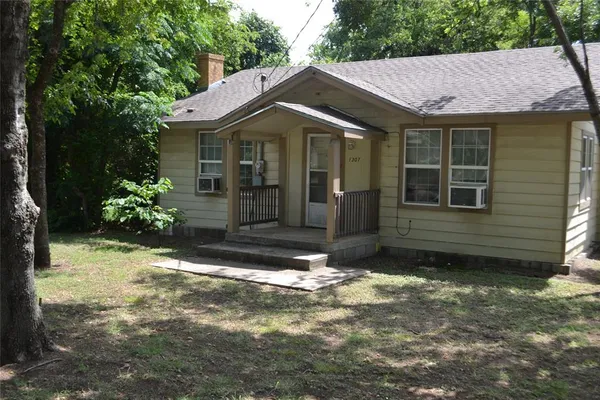 $1,700 | 1301 Bernard Street, Denton, TX 76201