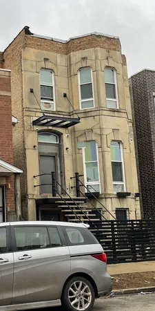 $1,950 | 2157 West Adams Street, Unit 1, Chicago, IL 60612