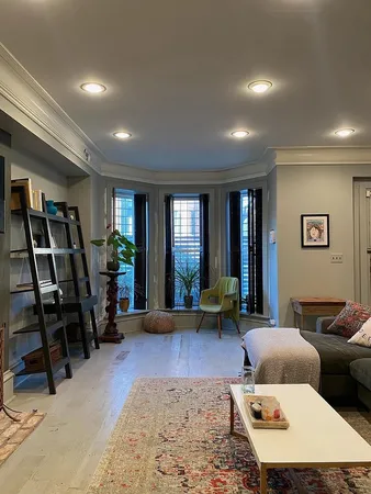 $1,950 | 2157 West Adams Street, Unit 1, Chicago, IL 60612