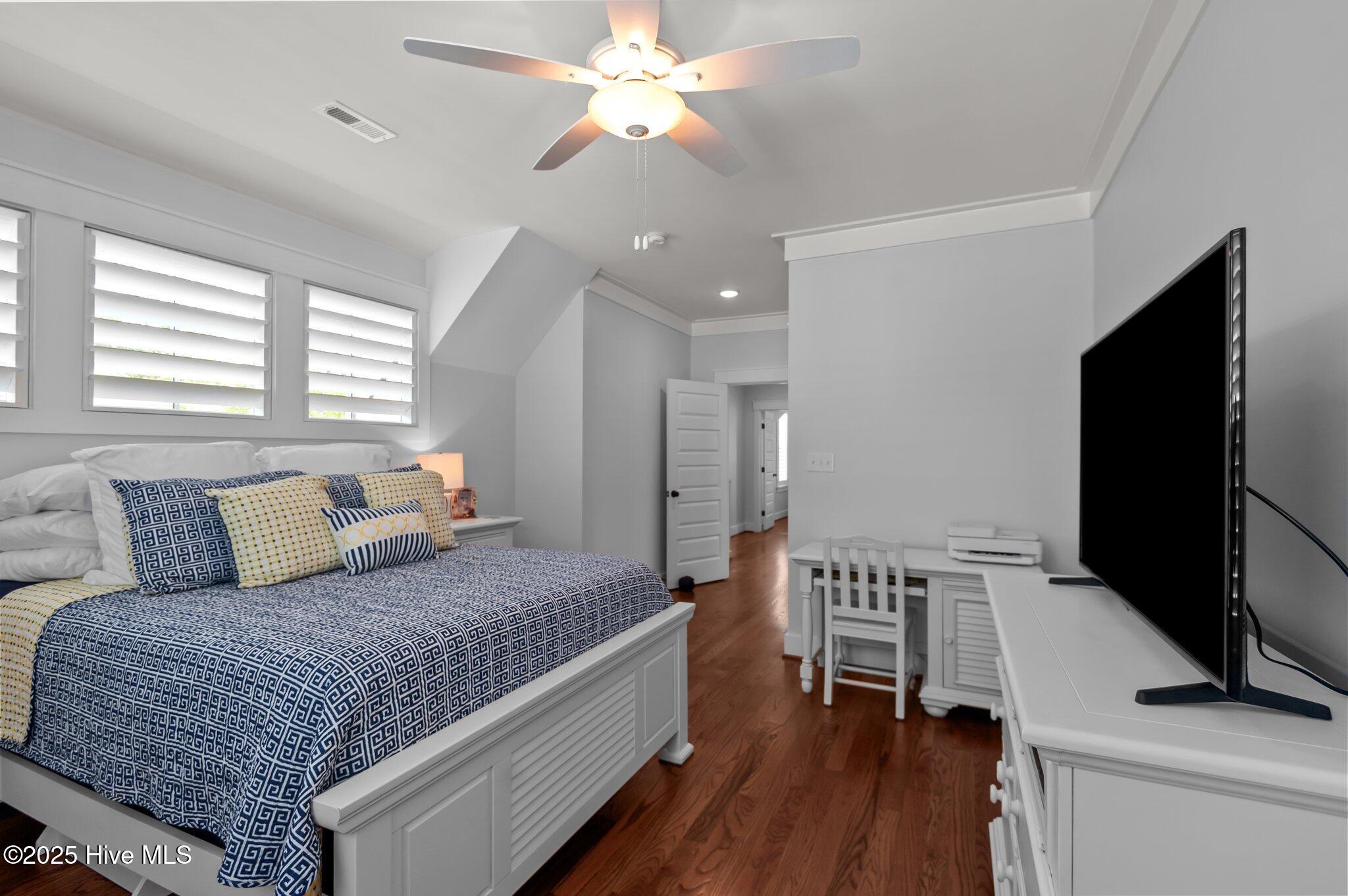 200 South Academy Street Washington, NC 27889 - Photo 23 of 49 =Natural light