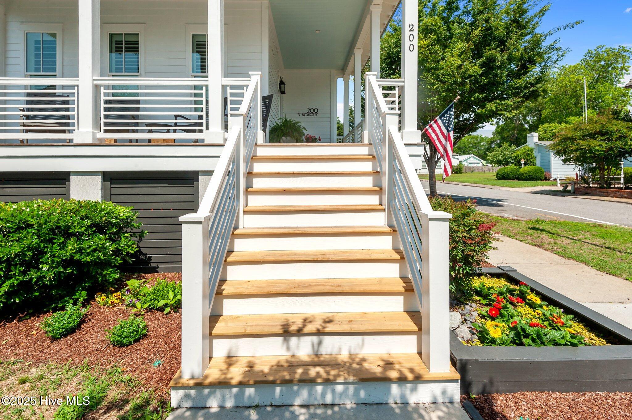 200 South Academy Street Washington, NC 27889 - Photo 37 of 49 Welcome home!