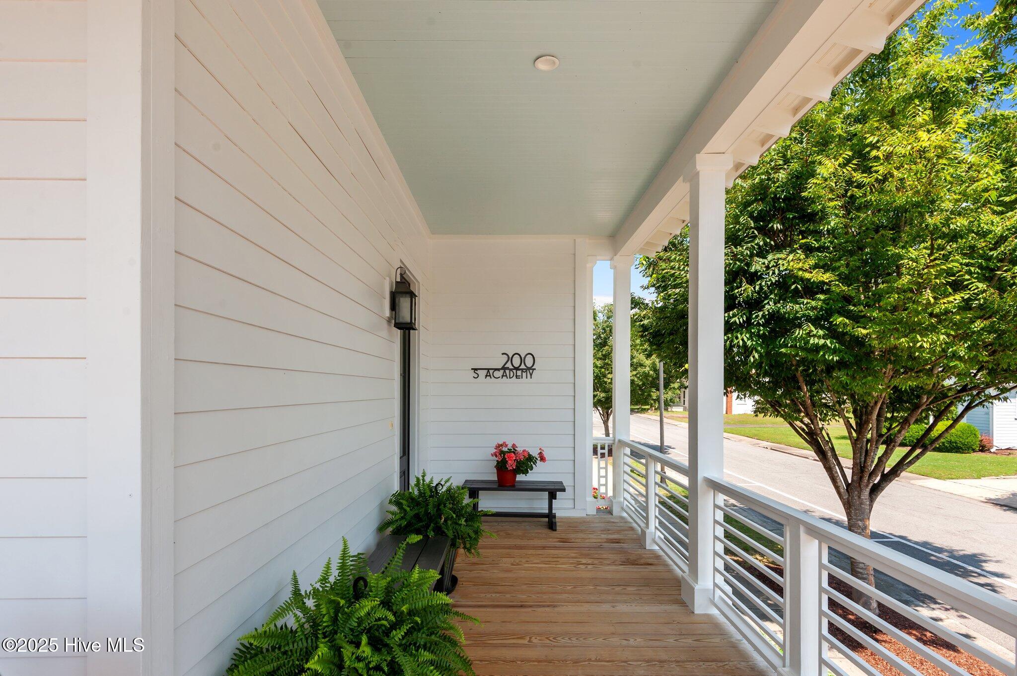 200 South Academy Street Washington, NC 27889 - Photo 38 of 49 Inviting entry