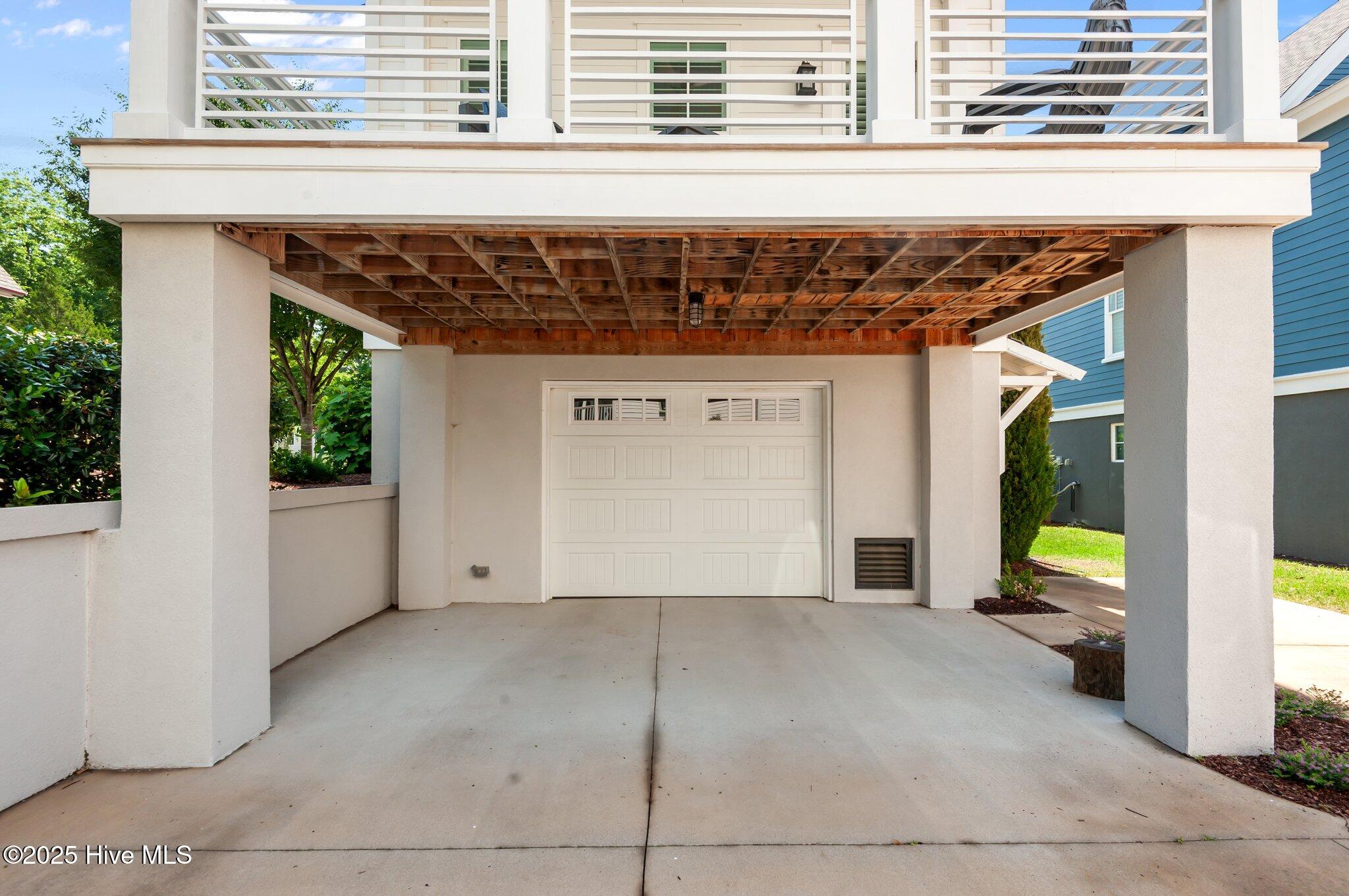 200 South Academy Street Washington, NC 27889 - Photo 40 of 49 Covered parking + garage