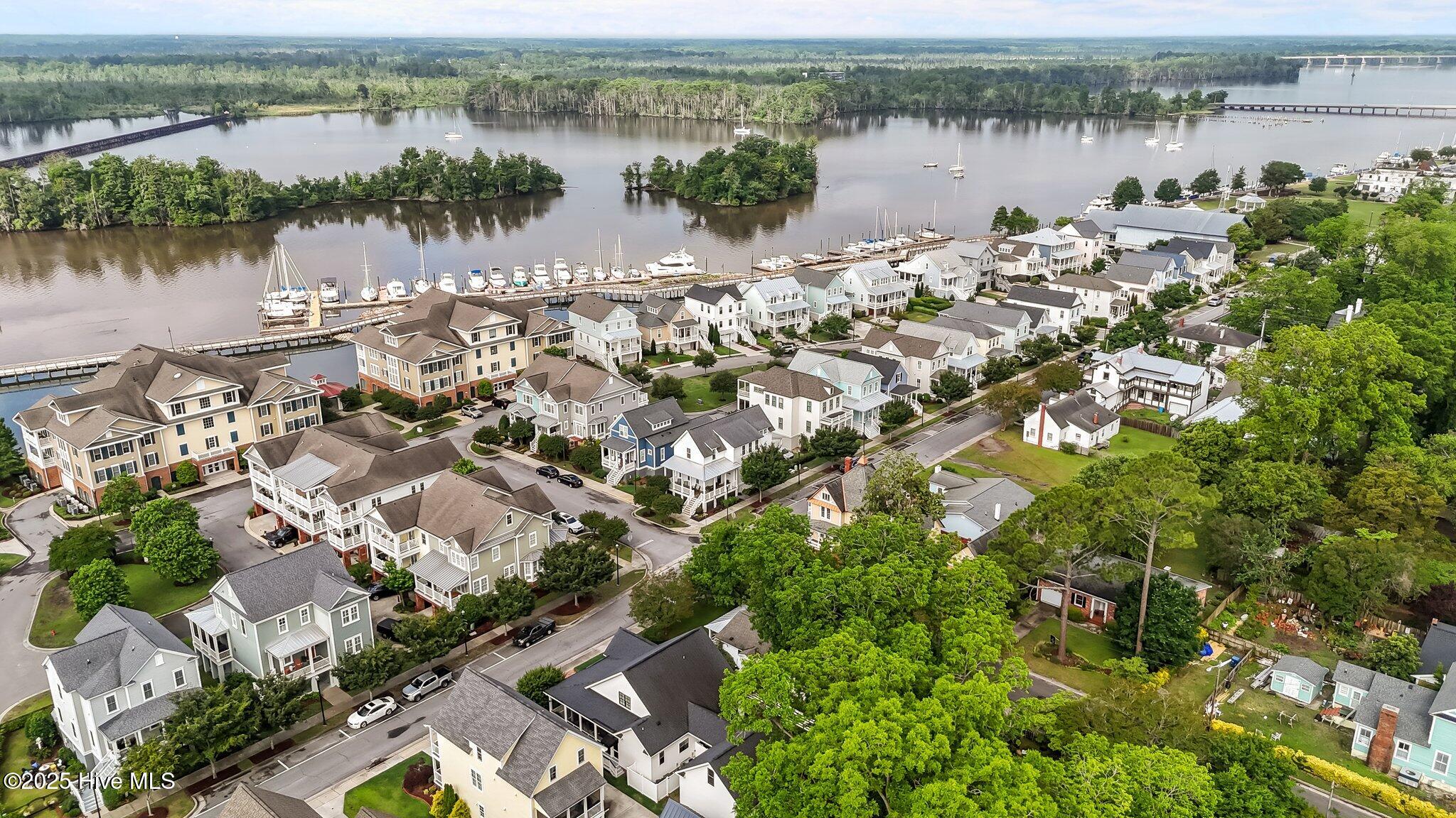 200 South Academy Street Washington, NC 27889 - Photo 46 of 49 The Pamlico River