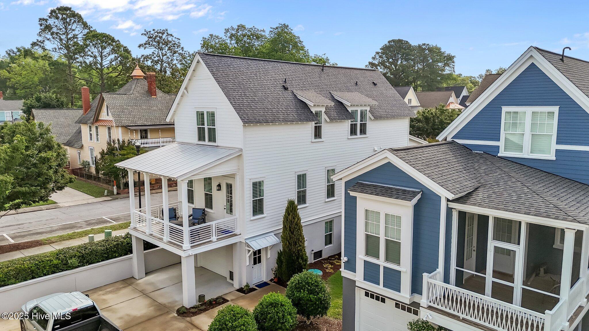 200 South Academy Street Washington, NC 27889 - Photo 6 of 49 Back porch with water view