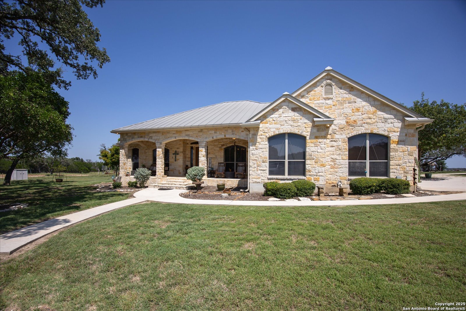 34 Cravey Road Boerne, TX 78006 - Photo 3 of 59