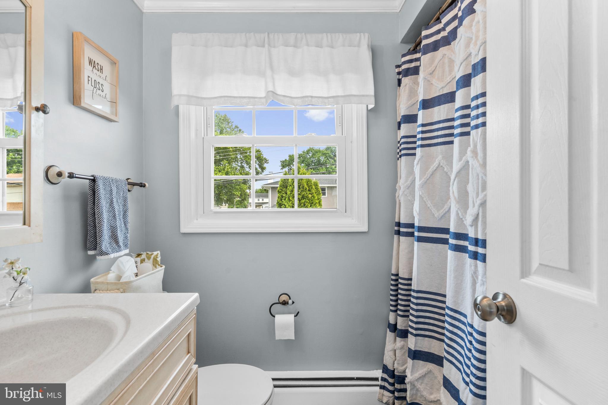 29 Tinder Road Levittown, PA 19056 - Photo 39 of 44 Main Bath