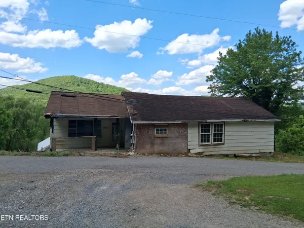 $42,999 | 1732 Branam Hill Road, Jellico, TN 37762