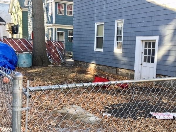 245-247 Bailey Street Lawrence, MA 01843 - Photo 5 of 22