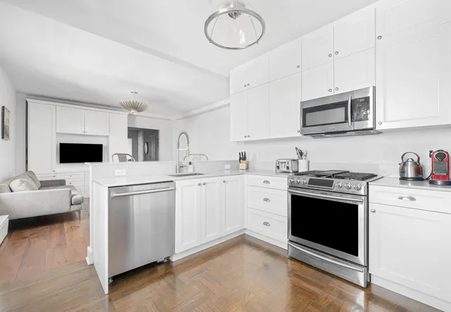 $2,250,000 | 755 West End Avenue, Unit 15C | Upper West Side