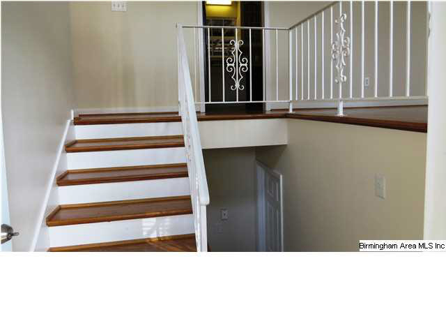 1409 Cabin Hill Road Birmingham, AL 35235 - Photo 3 of 24