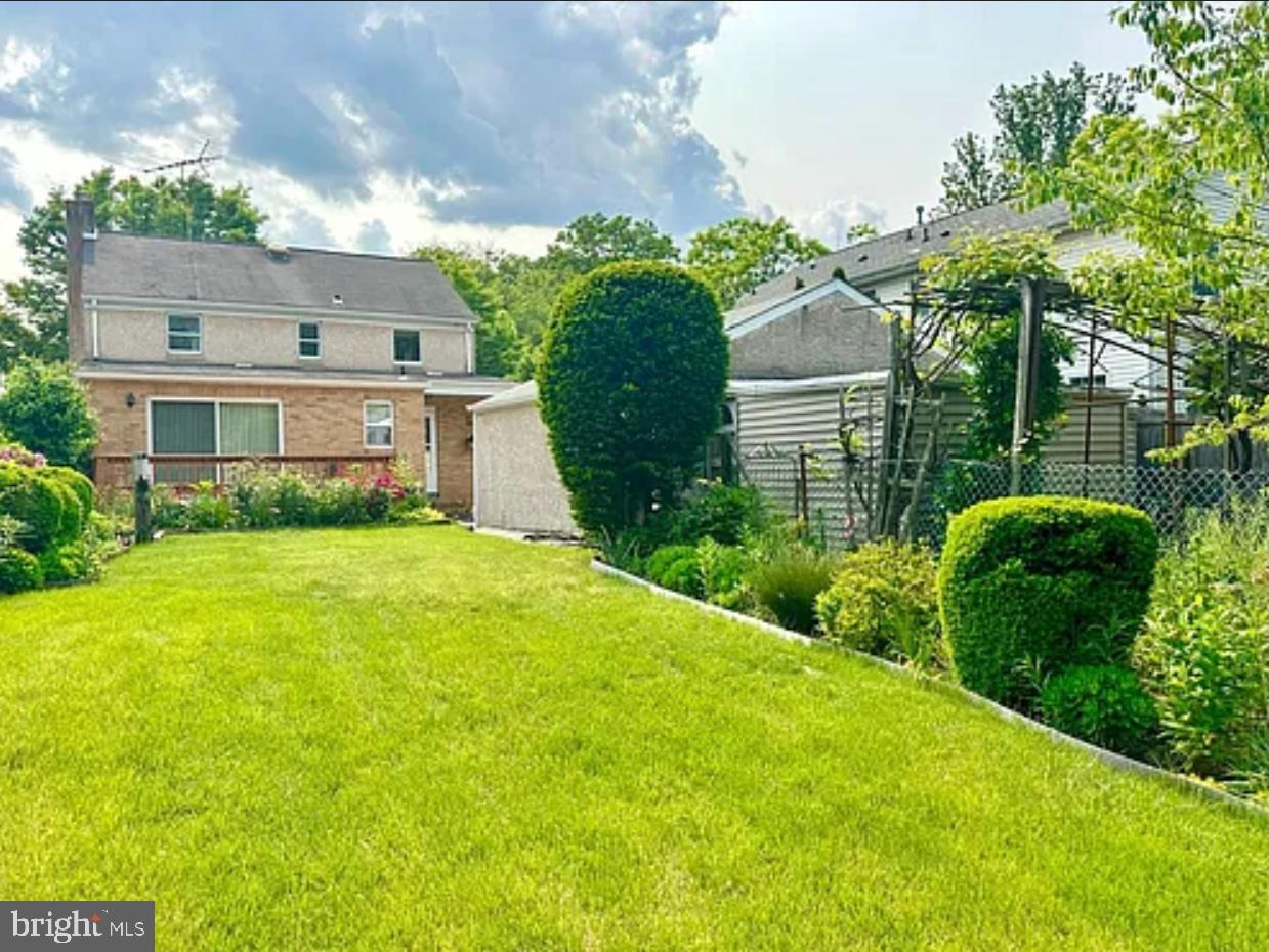 41 Harris Road Princeton, NJ 08540 - Photo 8 of 8 a house view with a garden space