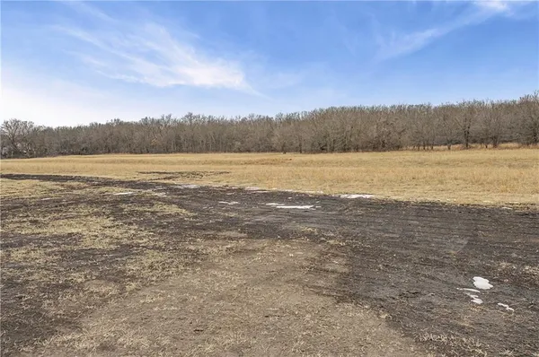 $525,000 | 710 Northwest 1501st Road, Holden, MO 64040