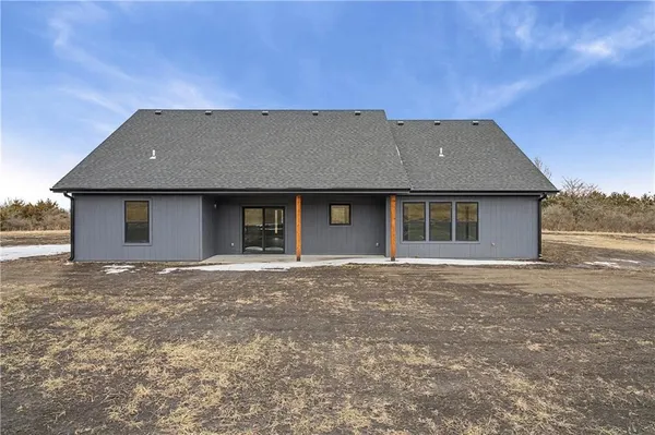 $525,000 | 710 Northwest 1501st Road, Holden, MO 64040