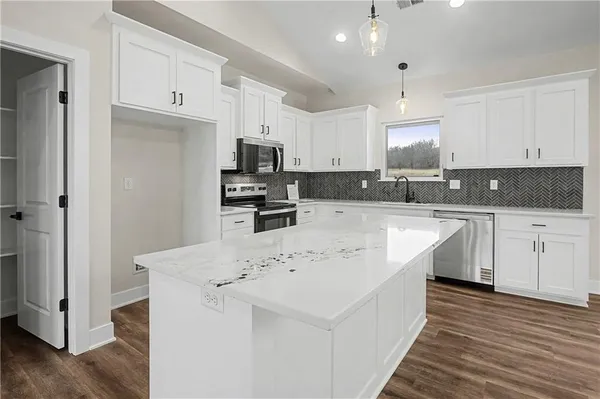 $525,000 | 710 Northwest 1501st Road, Holden, MO 64040