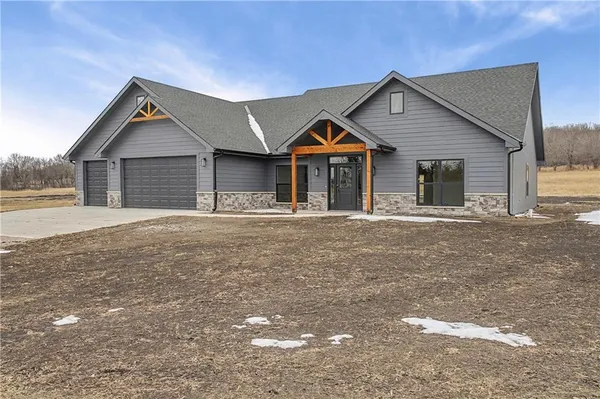 $525,000 | 710 Northwest 1501st Road, Holden, MO 64040