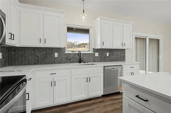 $525,000 | 710 Northwest 1501st Road, Holden, MO 64040