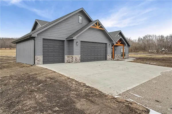 $525,000 | 710 Northwest 1501st Road, Holden, MO 64040