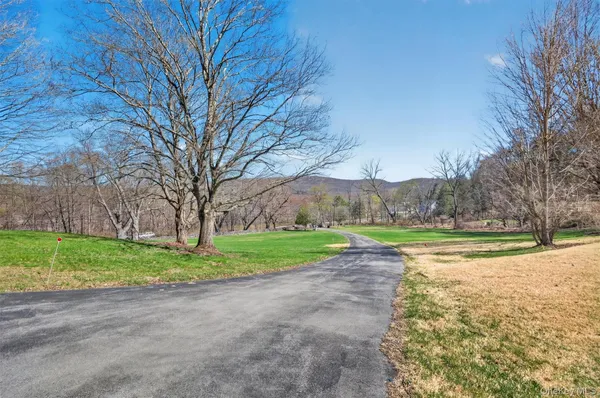 $8,955,000 | 415 Highway 32, Highland Mills, NY 10930