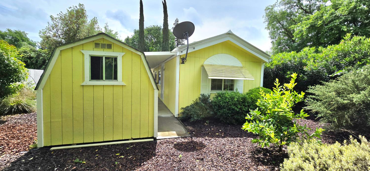226 Full Circle Davis, CA 95618 - Photo 26 of 27 a front view of a house with garden