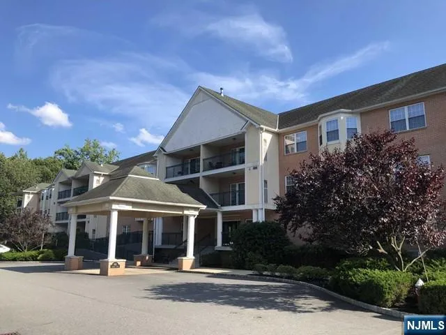 $355,101 | 401 Dercole Court, Unit 332, Norwood, NJ 07648